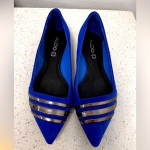 Like new royal blue flats